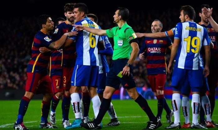 巴塞罗那在涉嫌Espanyol Fracas之后向Luis Suarez提起两场禁令