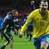 Zlatan Ibrahimovic在被斯德哥尔摩举行的雕像在加冕瑞典的最佳球员举行的第10年